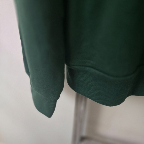 ⭐️40% Off⭐️ Old Navy Men's Graphic Holiday Crewneck Sweatshirt - Picture 6 of 10